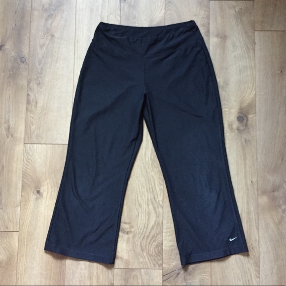 ✨ NIKE DRI-FIT CROPPED PANTS ✨ - Picture 2 of 4